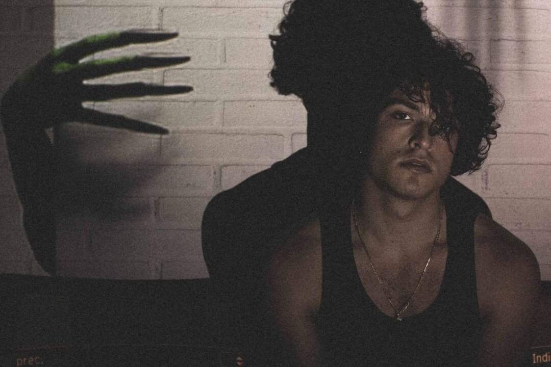 Leo Gassmann Down testo