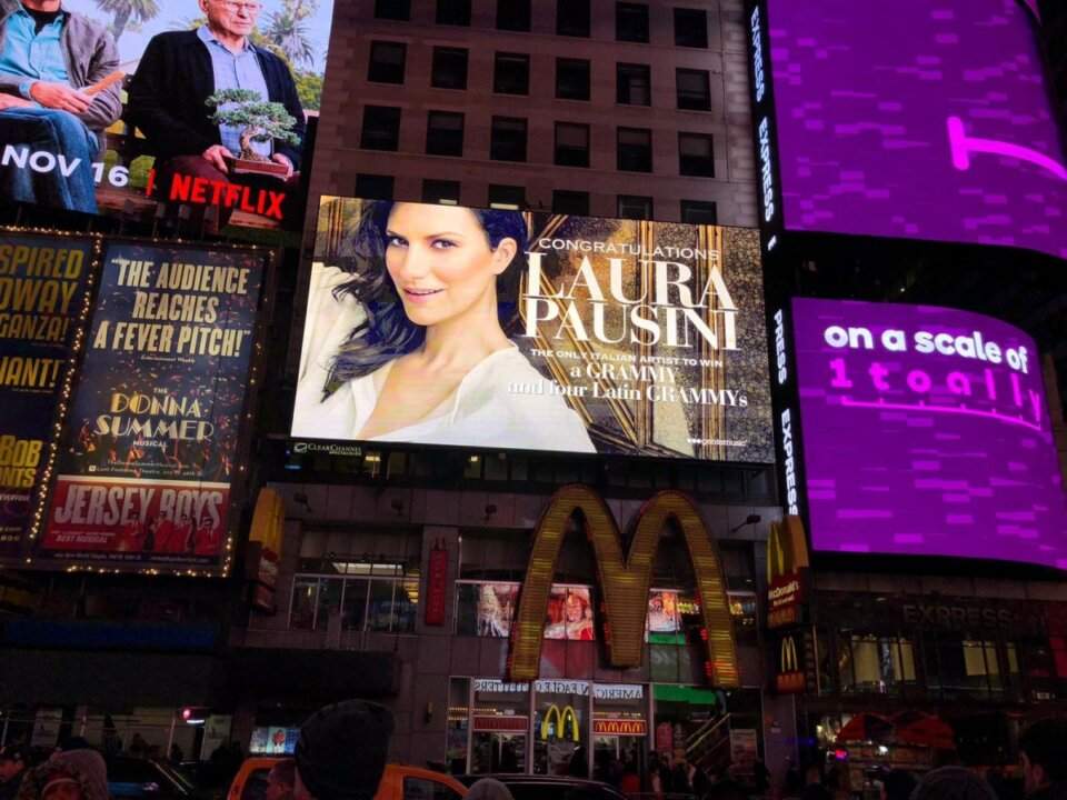 Billboard Times Square Laura Pausini