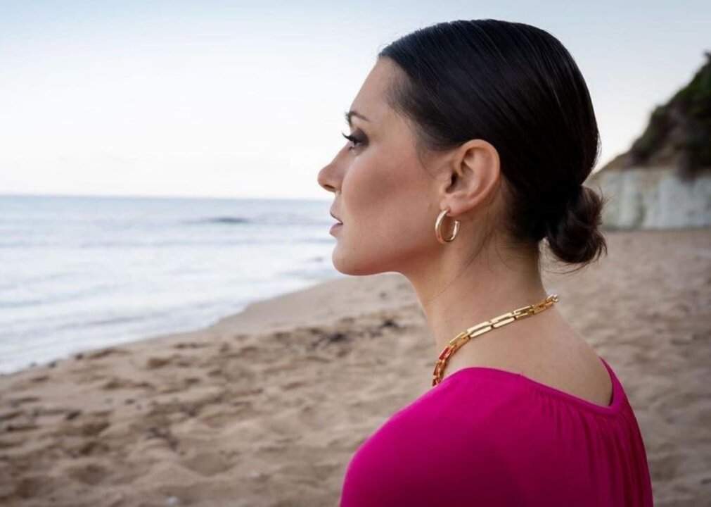 Simona Molinari Davanti al mare testo