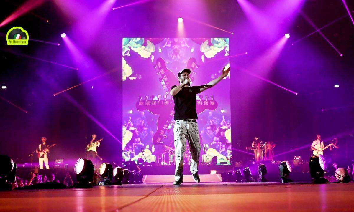 Pinguini Tattici Nucleari scaletta