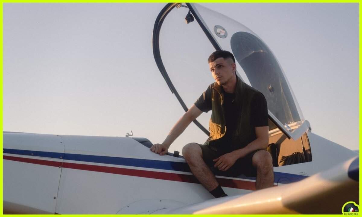 Quentin40 Guardare sotto testo significato