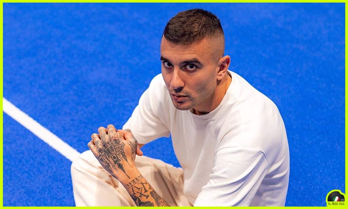 Junior Cally Deviazioni