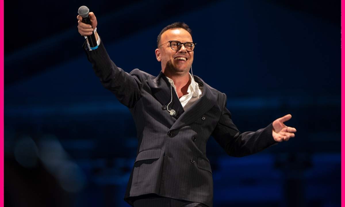 Gigi D'Alessio torna live all'Arena di Verona a 18 anni da...