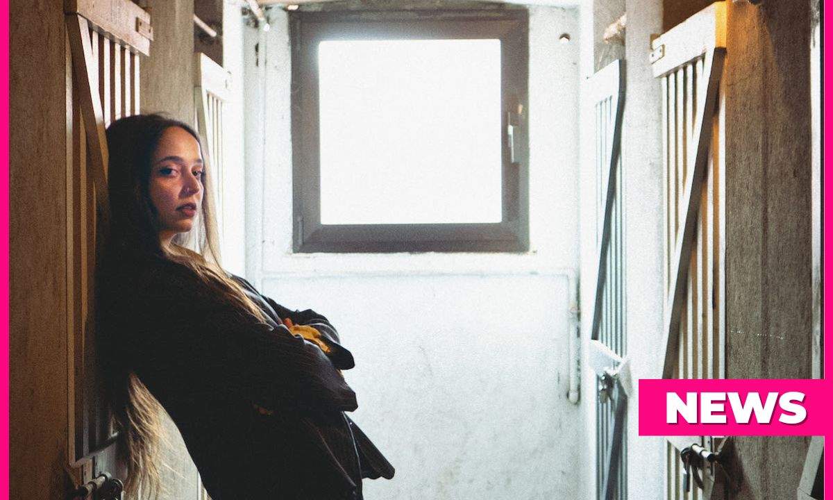 assurditè corriamo senza futuro