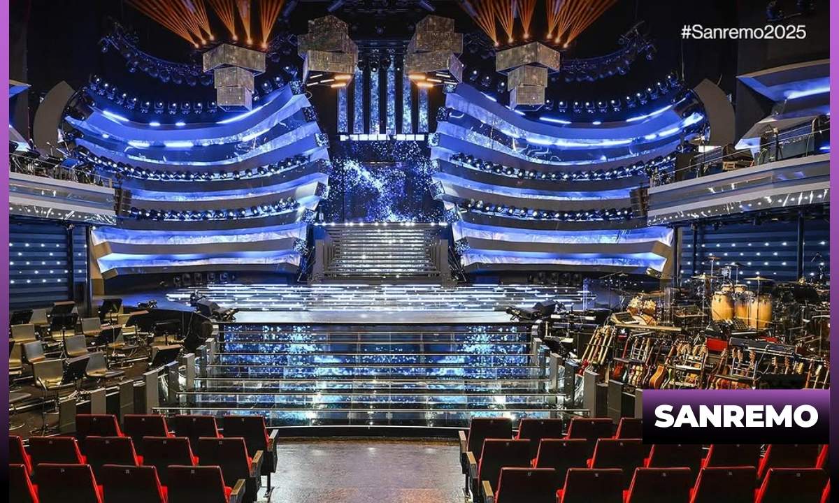 Scenografia del Festival di Sanremo 2025 con pareti-scultura e tecnologia avanzata