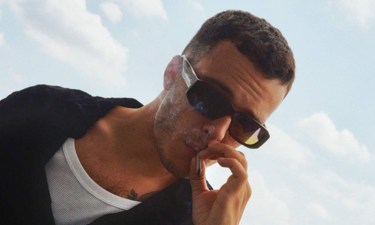 album Via vai di Drojette, cantautore e volto TV