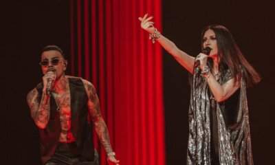 Laura Pausini canta Se Fue con Rauw Alejandro al Forum di Assago
