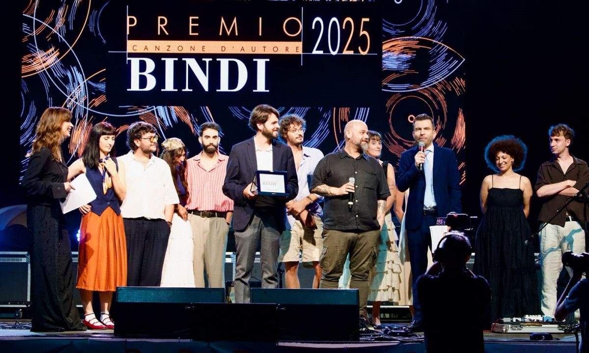 Premio Bindi 2025 il vincitore è Alessio Alì