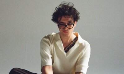 Tananai nella cover ufficiale di Bella Madonnina Molella Remix