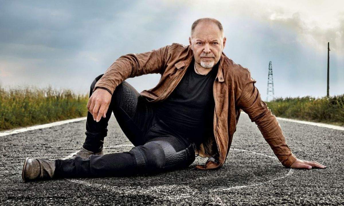 Vasco Rossi sul palco del concerto I Magnifici 7, in onda su Canale 5: scaletta completa.