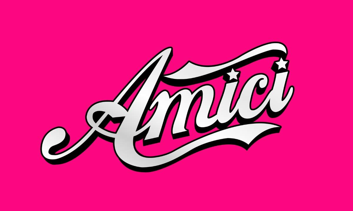 Amici 25, Maria De Filippi conduce la nuova edizione del talent show con professori e concorrenti del 2025