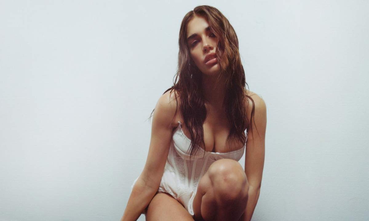 Clara presenta Uragani, nuovo singolo pop 2025 scritto con La Cava e Abbate