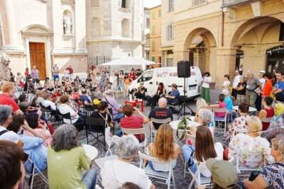Levante, Francamente e altri artisti per Gaza al Festival di Emergency a Reggio Emilia