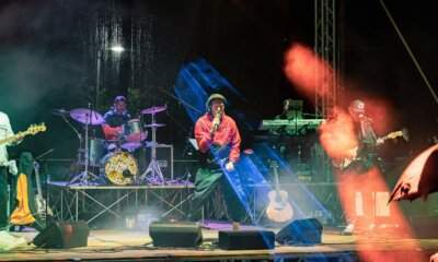 Fabio Falcone durante un concerto con La Banda del Tempo Perso nell’estate 2025