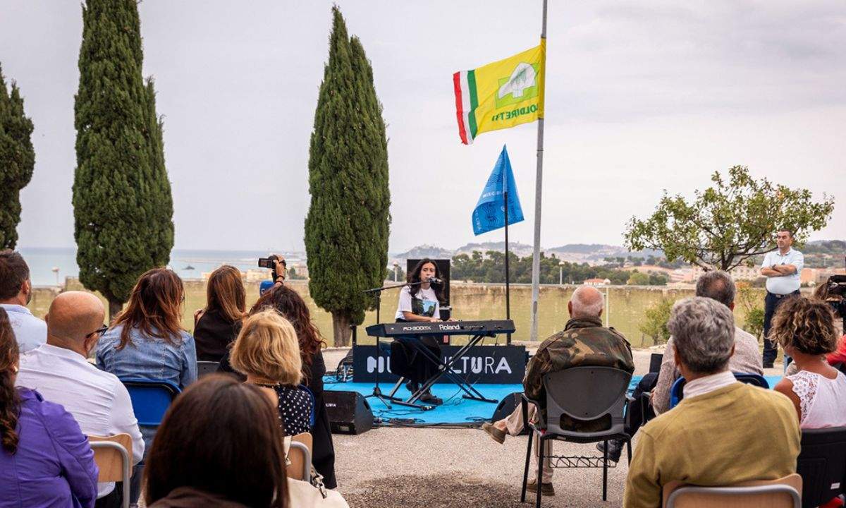 Alessandra Nazzaro live per i detenuti del Carcere di Ancora