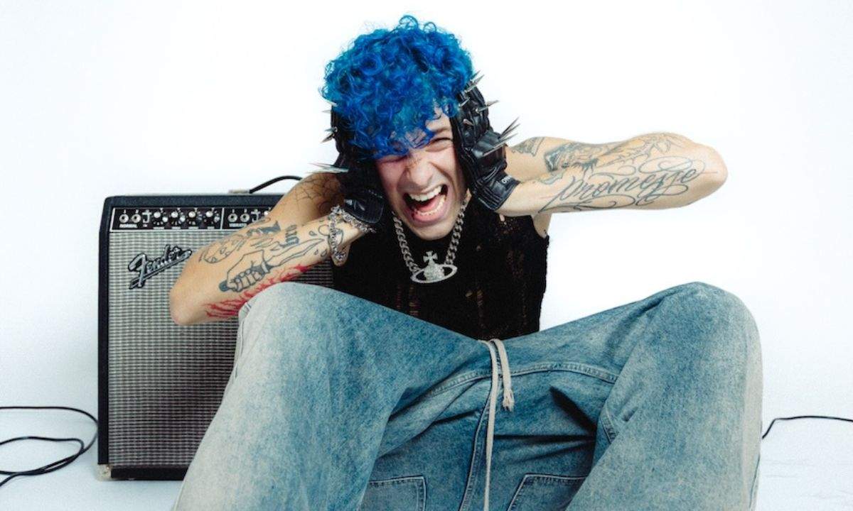 Plant pubblica il disco "Maldivita"