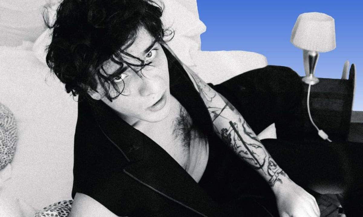 Tananai "Occhi rossi. Se bruciano gli occhi è la felicità"