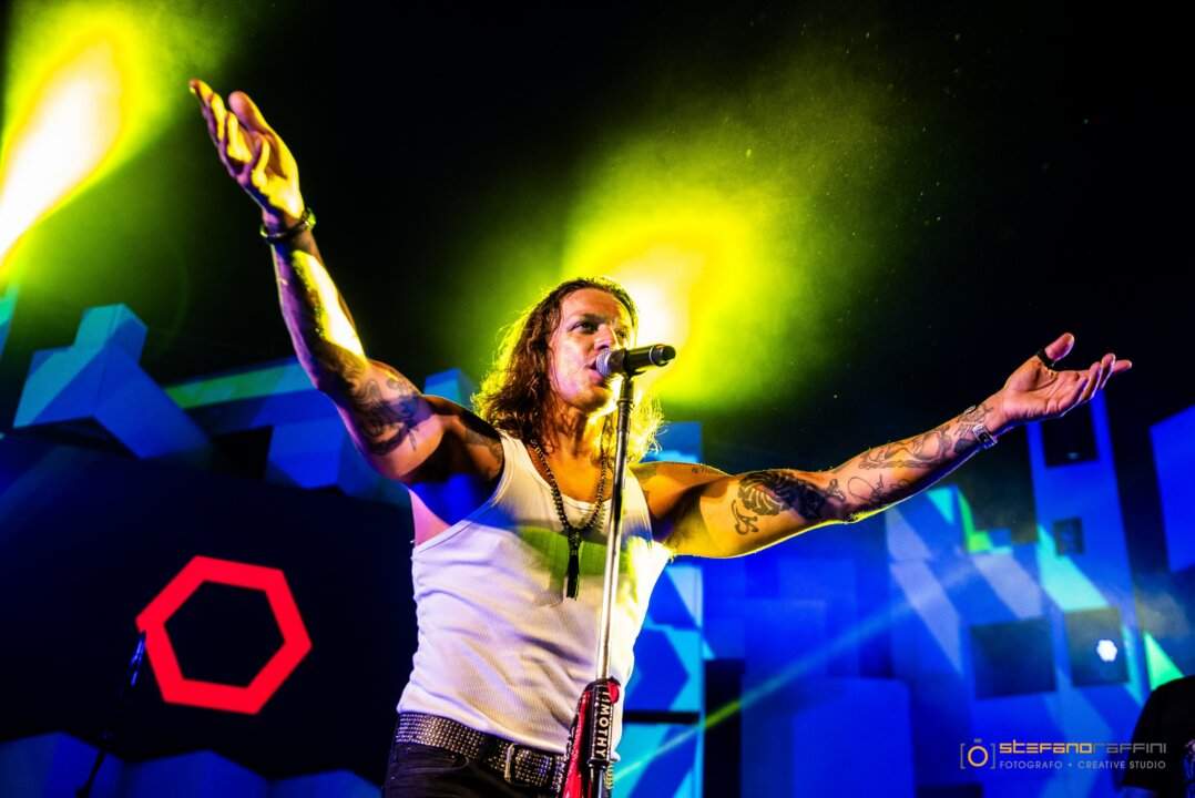 Timothy Cavicchini annuncia il disco "Servirebbe un miracolo"