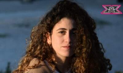 Delia Buglisi a X Factor 2025 canta Rosalia in siciliano conquistando la standing ovation dei giudici