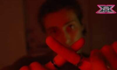 Francesco Di Fiore canta a X Factor 2025