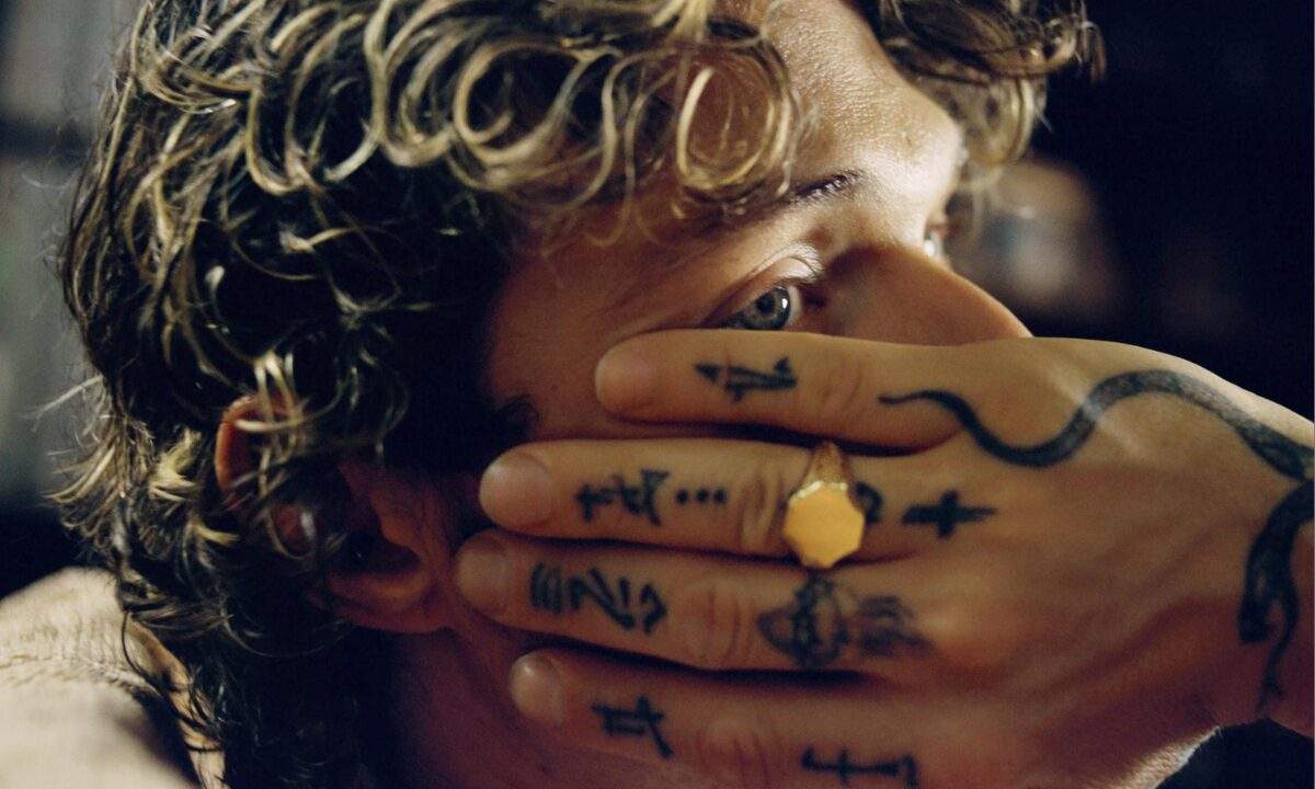 Irama presenta il nuovo album “Antologia della vita e della morte”