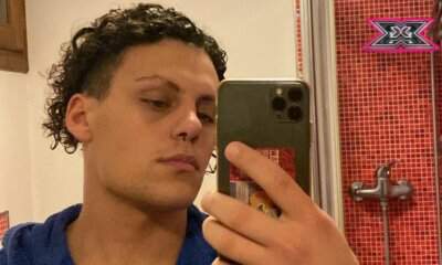 Orazio Damiata canta “E se domani” di Mina alle audizioni di X Factor 2025 emozionando i giudici con una voce intensa