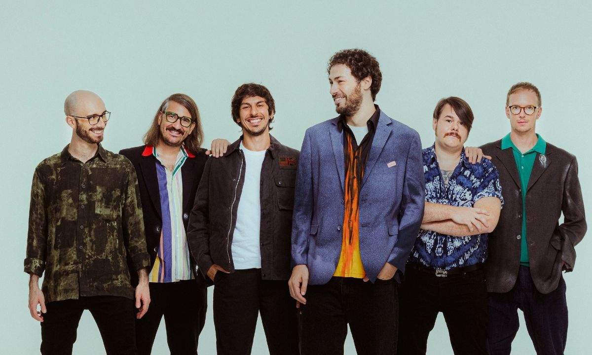 Pinguini Tattici Nucleari – testo e significato Amaro