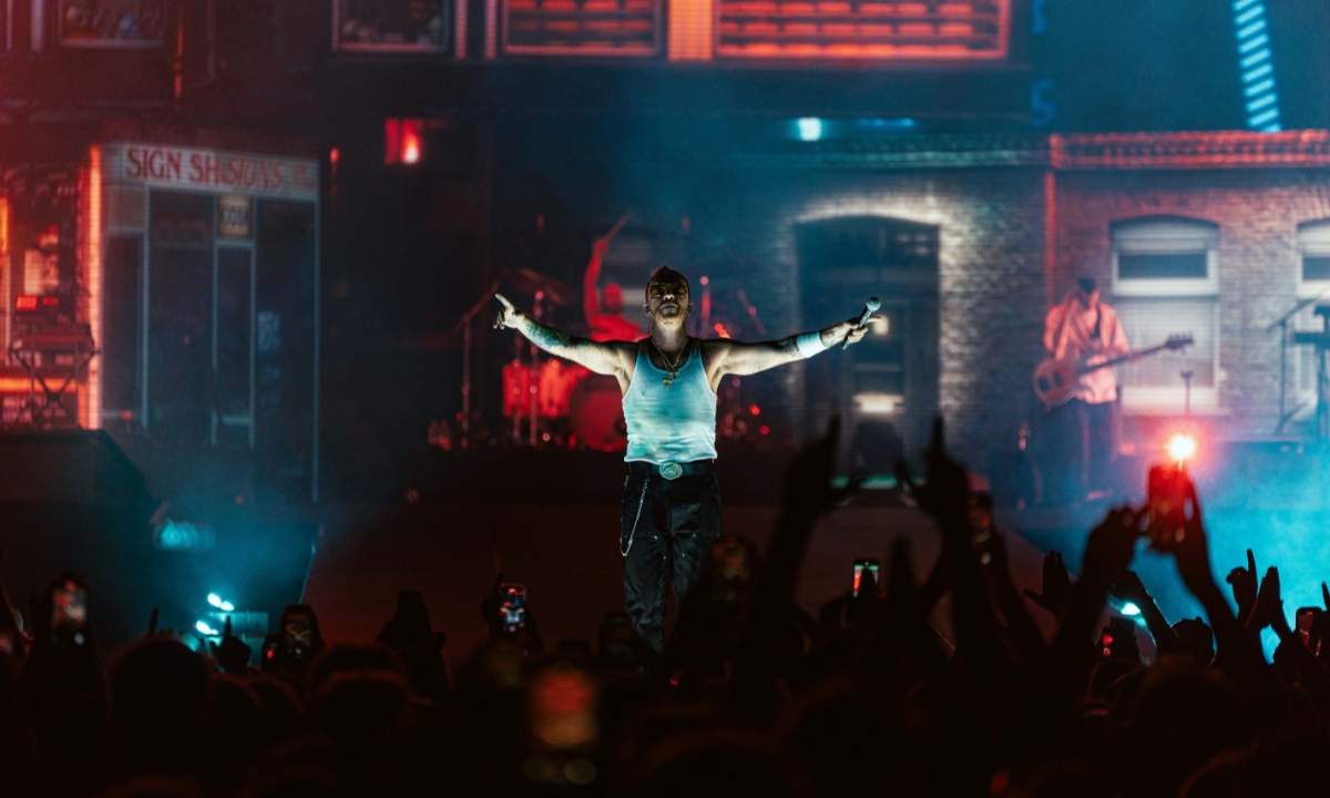 Salmo durante il dj set al Lebonski Park di Milano 2025, foto di Giuseppe Antonelli