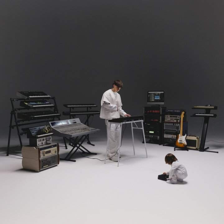 Copertina di Dopamina, il nuovo album di Sick Luke: recensione tra rap, trap, pop e ballad