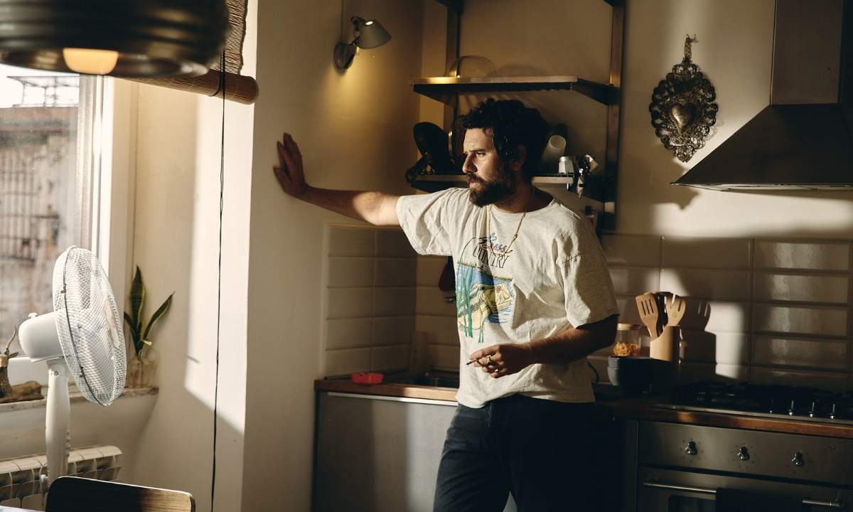 Tommaso Paradiso annuncia il singolo Lasciamene un po’ e il tour nei palasport 2026