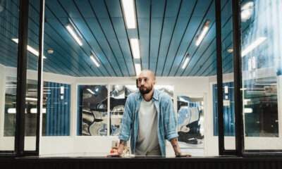 Venerus – performance a spazioSERRA Milano 2025 (ph. Pasquale Rosa)