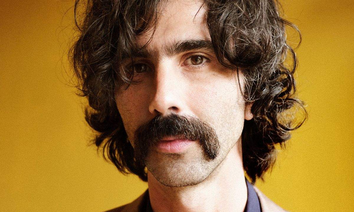 Andrea Laszlo De Simone "Una Lunghissima Ombra"