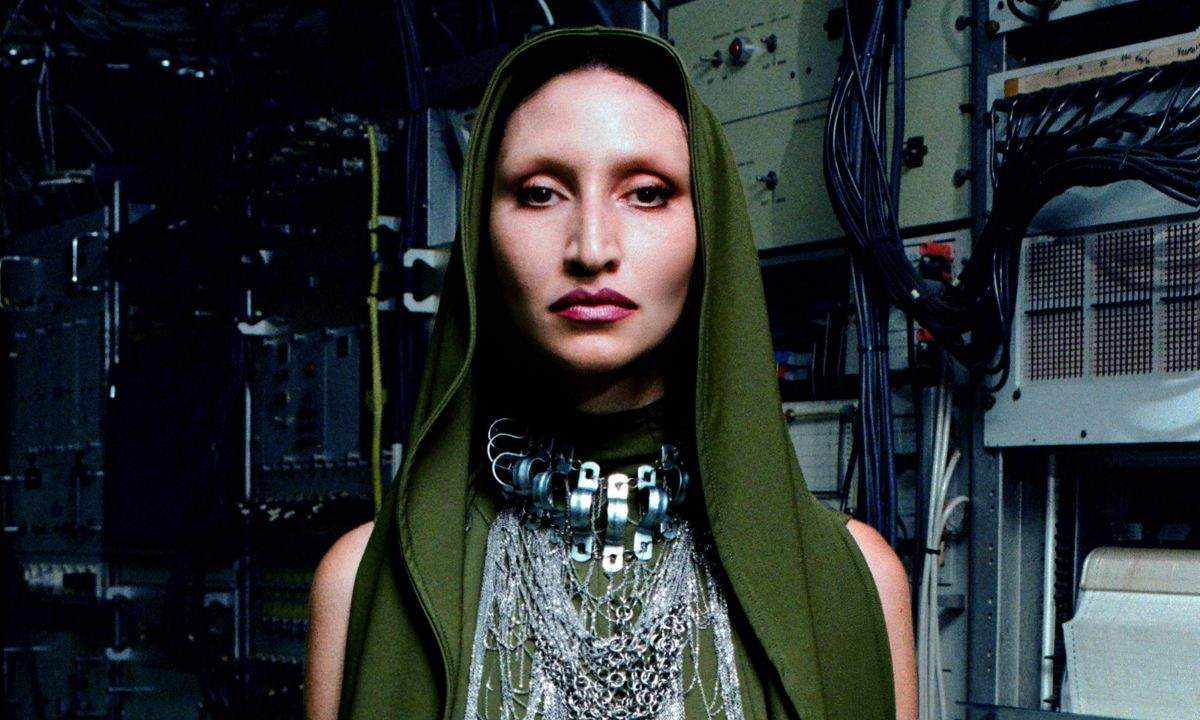 Nava pubblica il nuovo singolo "Poki"