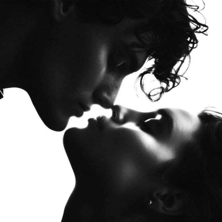 Copertina del singolo “Dammi un bacio” di Giordana Angi