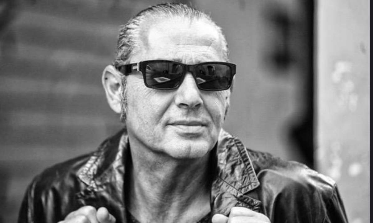 Luca Carboni in primo piano annuncia la nuova data del tour Rio Ari O Live a Bologna