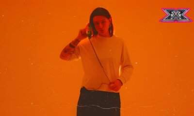 Michelle Lufo canta “Libellule” ai Bootcamp di X Factor 2025, emozionando pubblico e giudici con il suo inedito