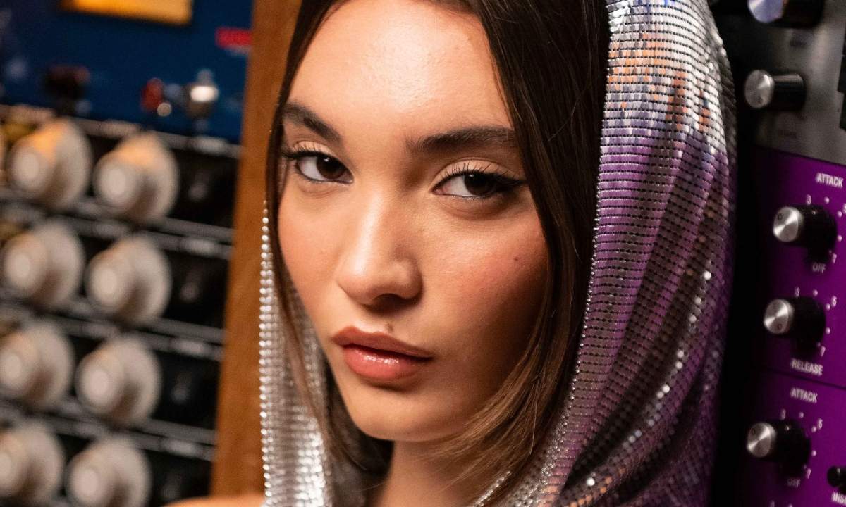 Antonia durante la promozione del brano “Luoghi perduti” in gara a Sanremo Giovani 2025