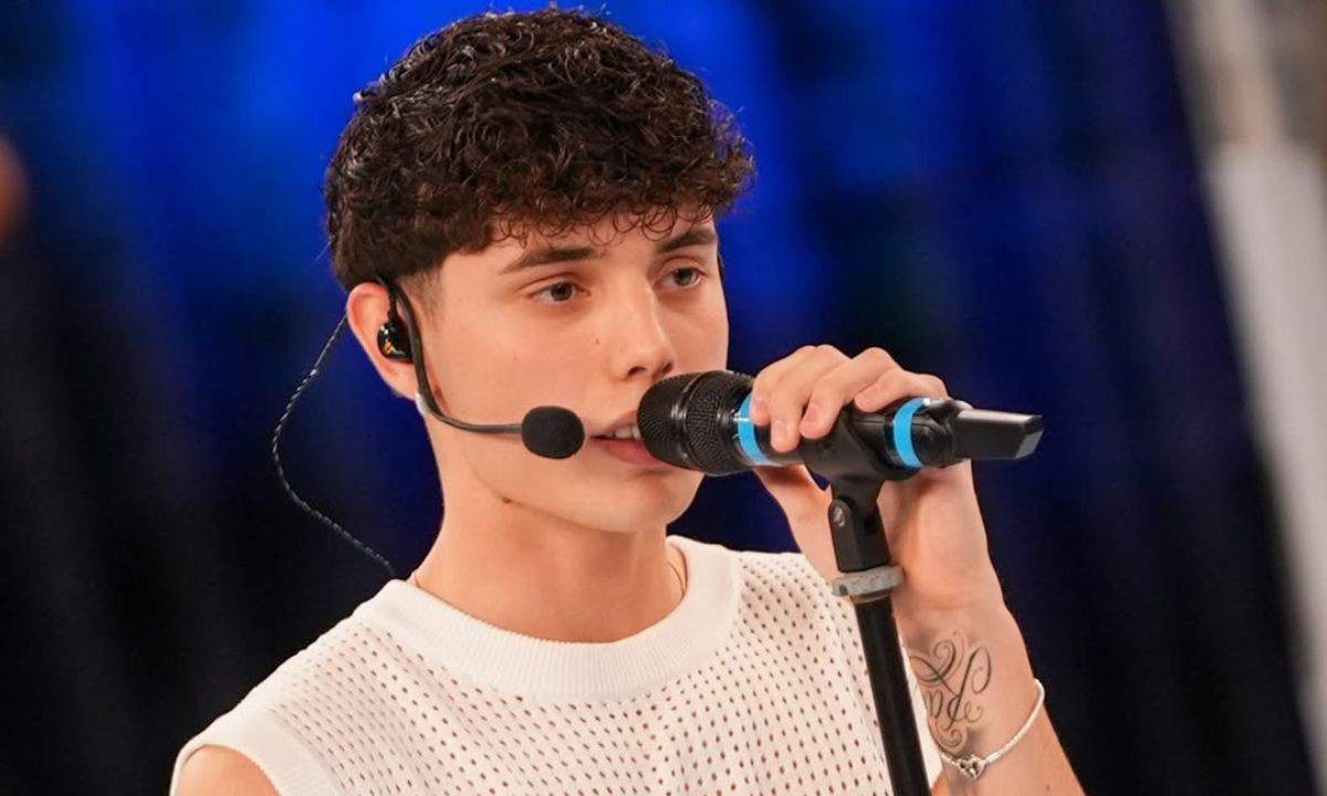 Amici 25: Riccardo Stimolo inedito "Prima di Adesso"