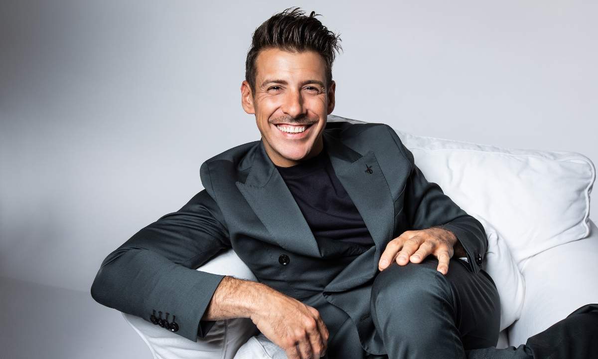 Francesco Gabbani annuncia le nuove date del tour 2026 con concerti estivi in tutta Italia