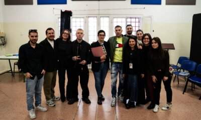 Lazza ed Emis Killa durante l’incontro del progetto Free for Music nel carcere di Monza