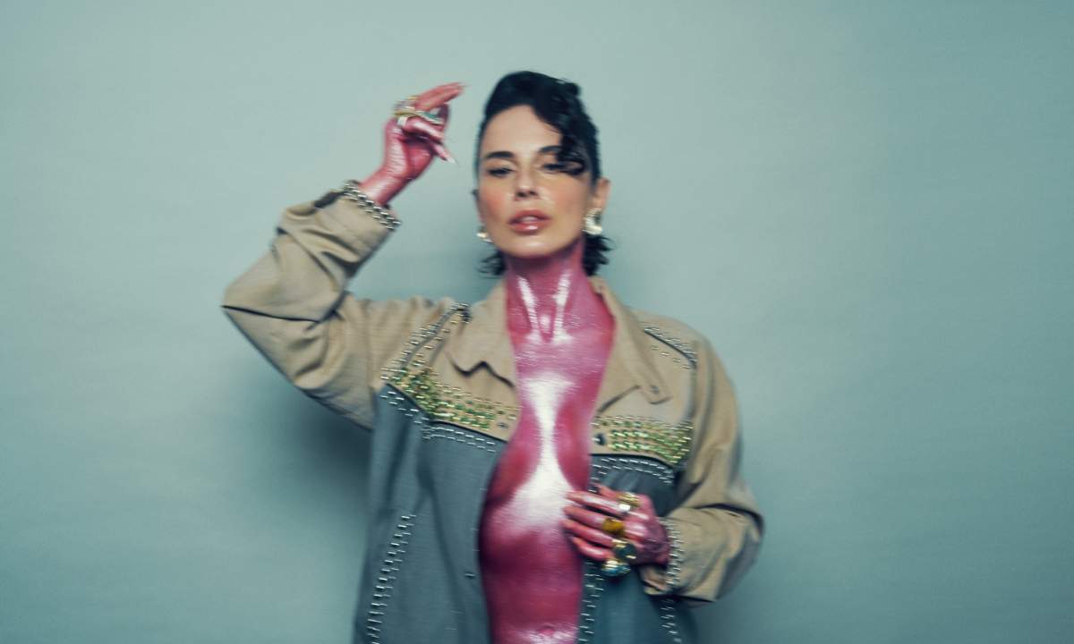 Paola Iezzi ritratto fotografico di Paolo Santambrogio - Superstar