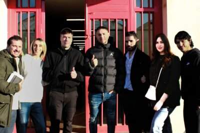 Fedez ed Emis Killa insieme ai detenuti del carcere di Monza durante il progetto Free For Music