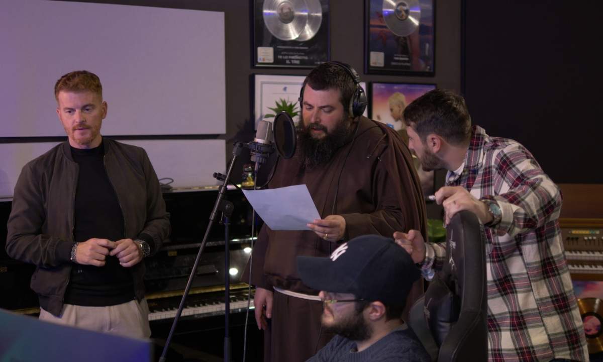 Happy Xmas (War Is Over) feat. Montesilvano Tom Beaver