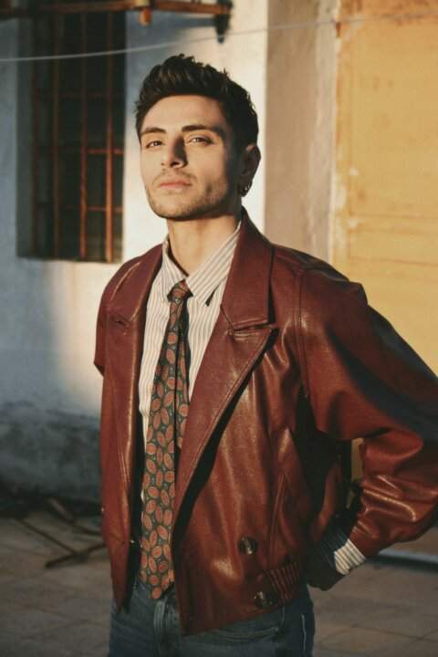 Virginio presenta "Connessi"