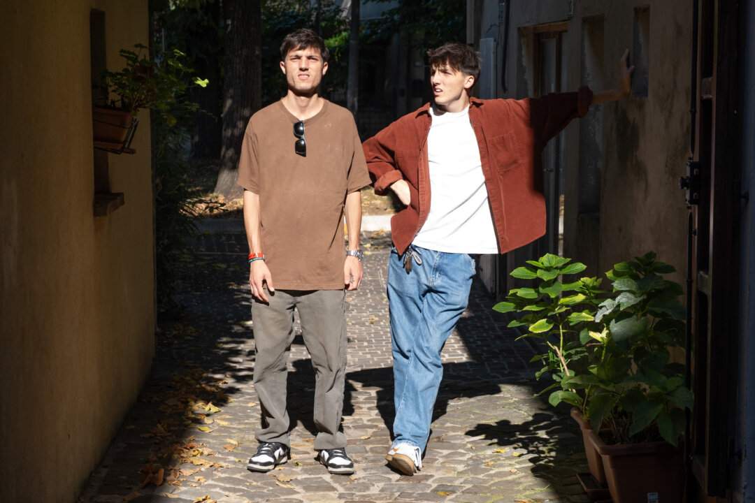 Dellai: il duo formato da Luca e Matteo Dellai posa per il nuovo album Nonostante tutto in uscita il 9 gennaio.