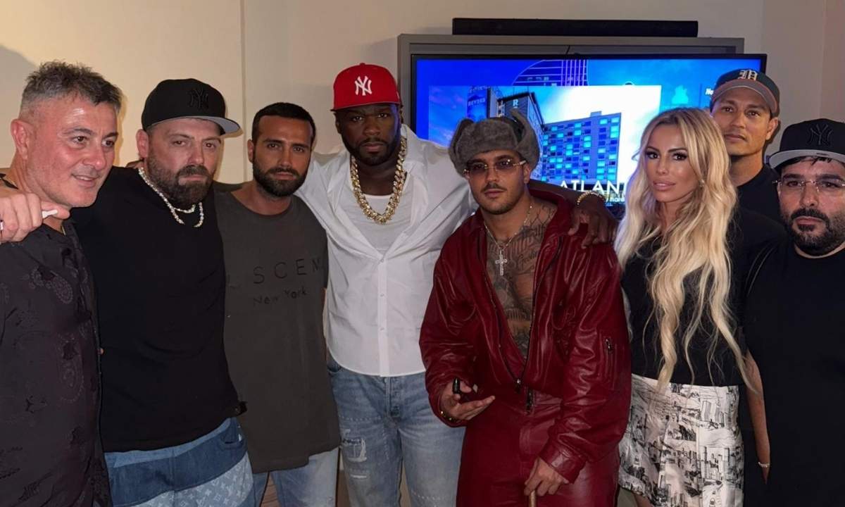 Geolier e 50 Cent insieme ai fratelli Palumbo, Enzo Chiummariello e il team di produzione a Miami per il video di Phantom.