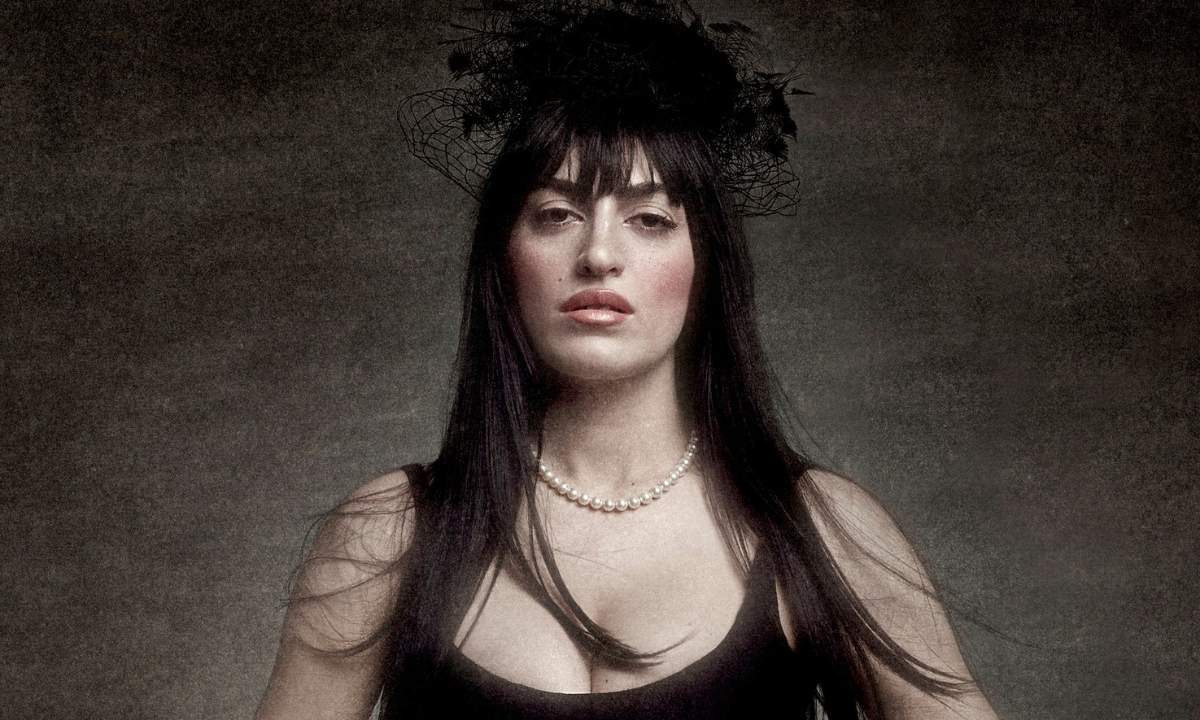 Roshelle firma con BMG e apre un nuovo capitolo della sua carriera musicale