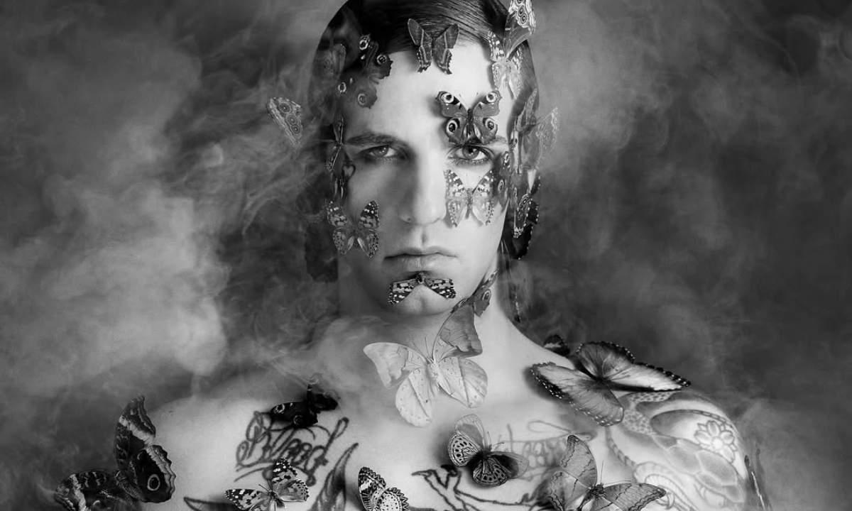 Primo piano di ACHILLE LAURO, l'artista di "Perdutamente"