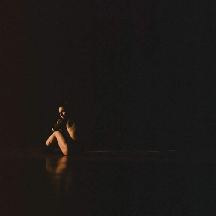 Andrea Heros cover una donna