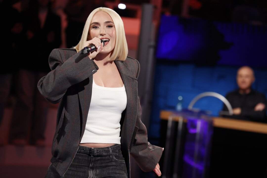 Mara Sattei ad Amici 25